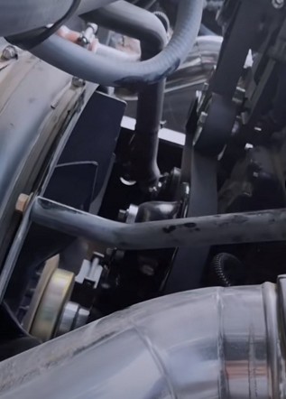 發(fā)動機缸體號位置 發(fā)動機缸體號位置