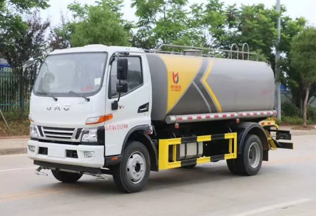 8噸灑水車價格_國六8-10噸江淮駿鈴綠化灑水車廠家價格2