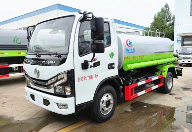灑水車圖片 灑水車圖片