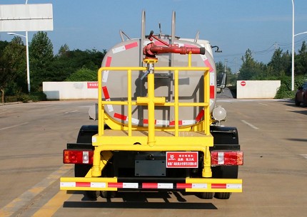 國(guó)六2.5方凱馬藍(lán)牌灑水車圖片 國(guó)六2.5方凱馬藍(lán)牌灑水車圖片