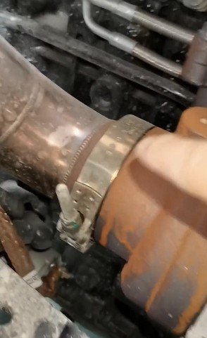 發(fā)動機缸體號位置 發(fā)動機缸體號位置