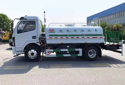 電動霧炮灑水車_東風多利卡5噸純電動灑水車4