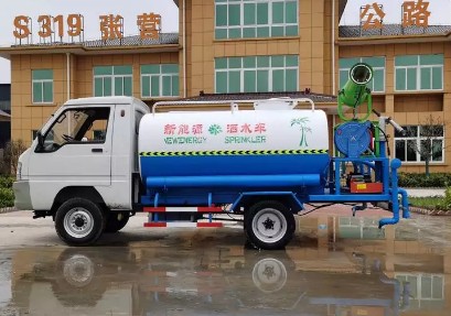 小型電動四輪灑水車圖片 小型電動四輪灑水車圖片