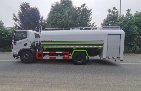 國(guó)六東風(fēng)華神(T3)11方消防灑水車(chē) 國(guó)六東風(fēng)華神(T3)11方消防灑水車(chē)