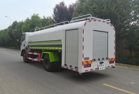 國(guó)六東風(fēng)華神(T3)11方消防灑水車(chē) 國(guó)六東風(fēng)華神(T3)11方消防灑水車(chē)