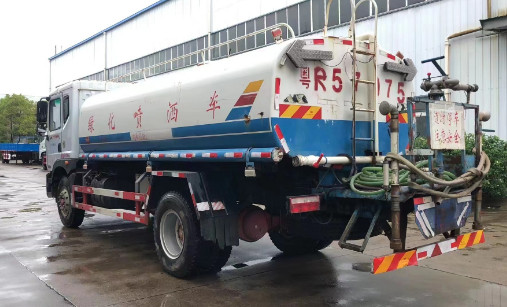 二手東風(fēng)多利卡d9灑水車 二手東風(fēng)多利卡d9灑水車