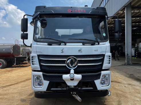 東風(fēng)隨專(K6)20方灑水車 東風(fēng)隨專(K6)20方灑水車