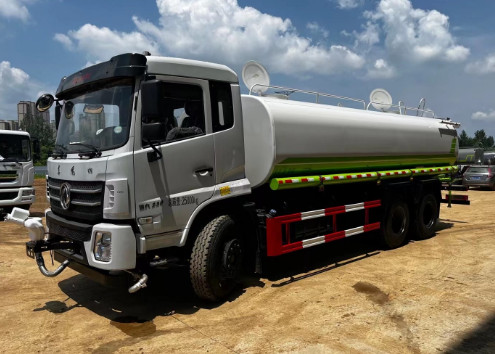 東風(fēng)隨專(K6)20方灑水車 東風(fēng)隨專(K6)20方灑水車