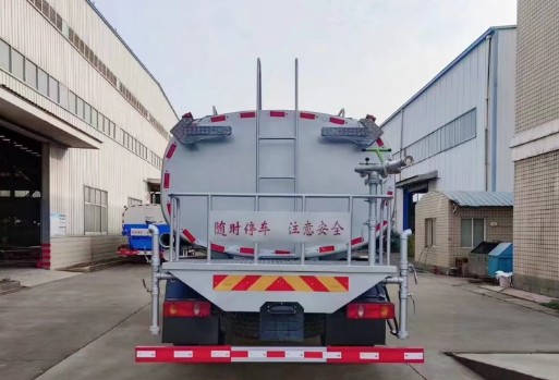 15方東風(fēng)D3灑水車_神綠通牌SLV5180GPSE型綠化噴灑車 15方東風(fēng)D3灑水車_神綠通牌SLV5180GPSE型綠化噴灑車