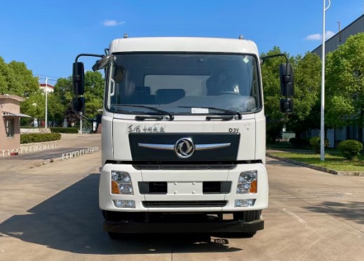 國(guó)六東風(fēng)D3V前四后八灑水車_東風(fēng)前四后八28.5方灑水車3