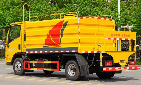 福田領(lǐng)航M5藍牌7方灑水車_程力威牌CLW5045TYH6SL型路面養(yǎng)護車 福田領(lǐng)航M5藍牌7方灑水車_程力威牌CLW5045TYH6SL型路面養(yǎng)護車
