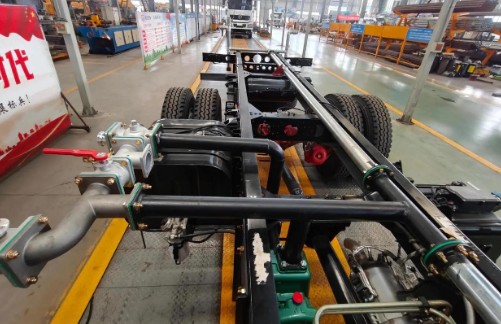 灑水車管道尺寸_灑水車主管道多粗_程力灑水車管道材質(zhì)與工藝升級解析 灑水車管道尺寸_灑水車主管道多粗_程力灑水車管道材質(zhì)與工藝升級解析