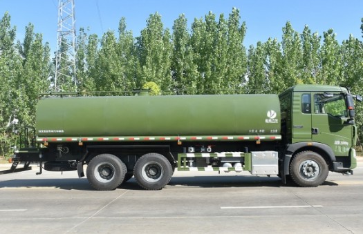 重汽豪沃304不銹鋼灑水車_重汽豪沃20噸熱水保溫運水車 重汽豪沃304不銹鋼灑水車_重汽豪沃20噸熱水保溫運水車